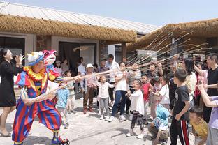 B费本场：点射破门，5脚关键传球，5次对抗0成功，8.5分全场最高